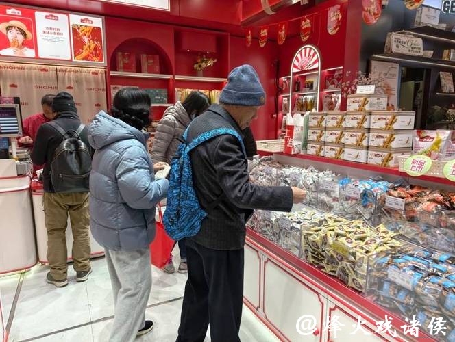 买3000元“玩具”、吃“元首夫人同款”……银发族花钱，究竟看重什么？